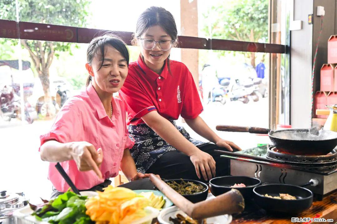 全网追的“扁担女孩”，找了一份暑假工，时薪12元 - 定州生活资讯 - 定州28生活网 dingzhou.28life.net